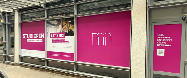 Folienbeschriftung von Schaufenster in Pink